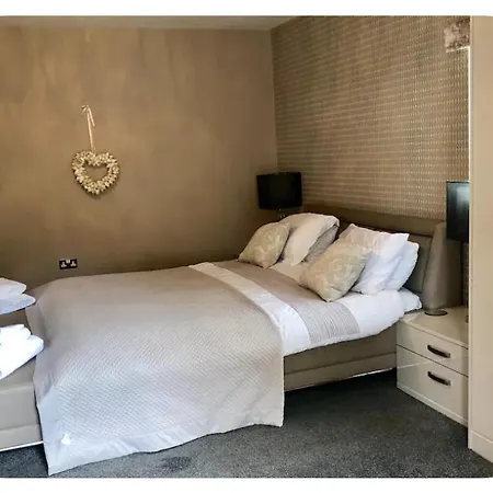 The Oaks A Private Room In Our Home With Its Own Entrance With Internal Doors Locked More Suited To Quieter Guests Wanting A Peaceful Stay Consett Exterior photo