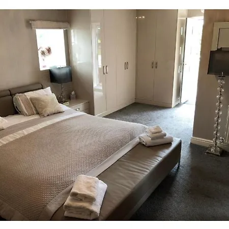 The Oaks A Private Room In Our Home With Its Own Entrance With Internal Doors Locked More Suited To Quieter Guests Wanting A Peaceful Stay Consett Exterior photo